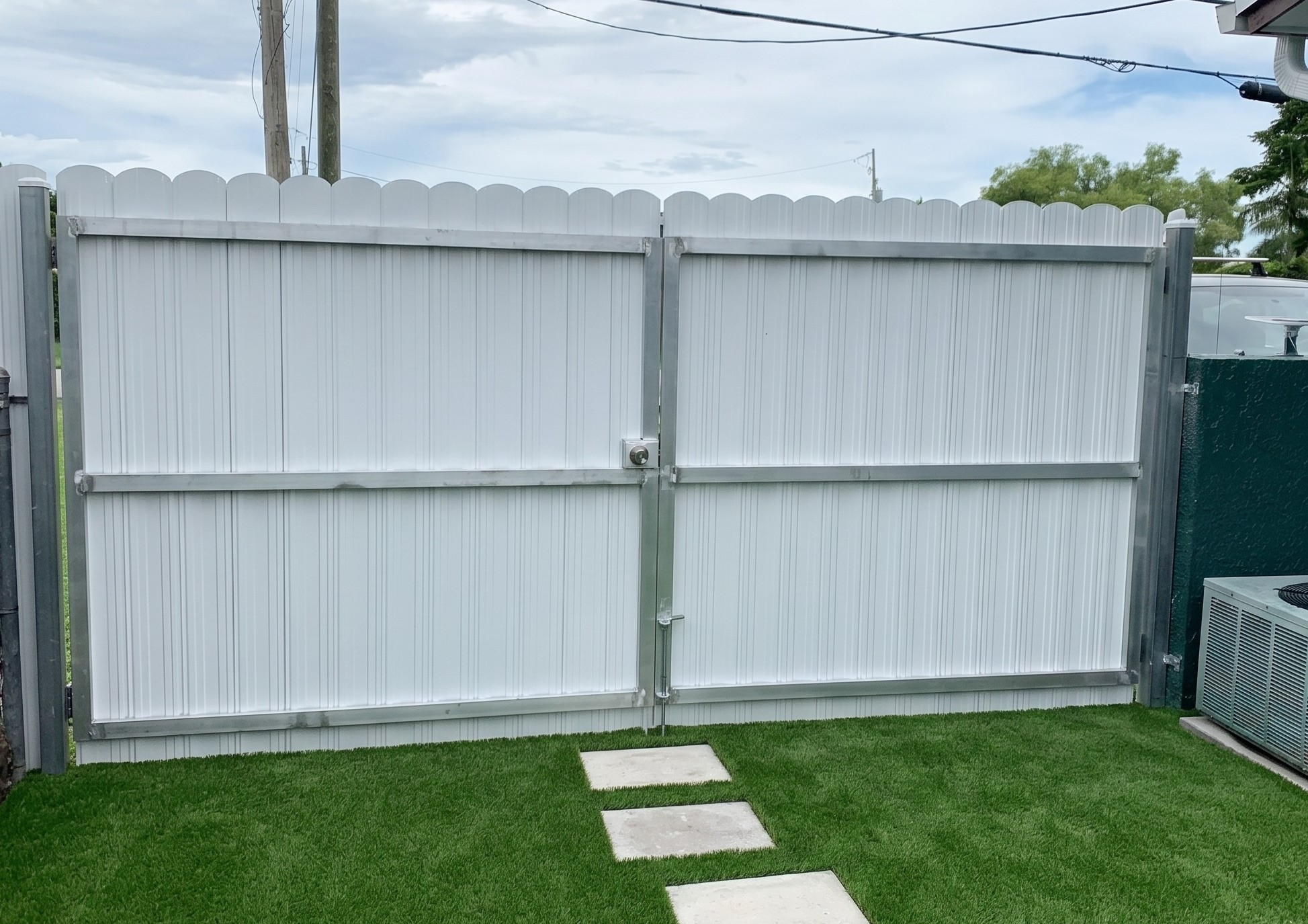 Double Gate Aluminum Frame